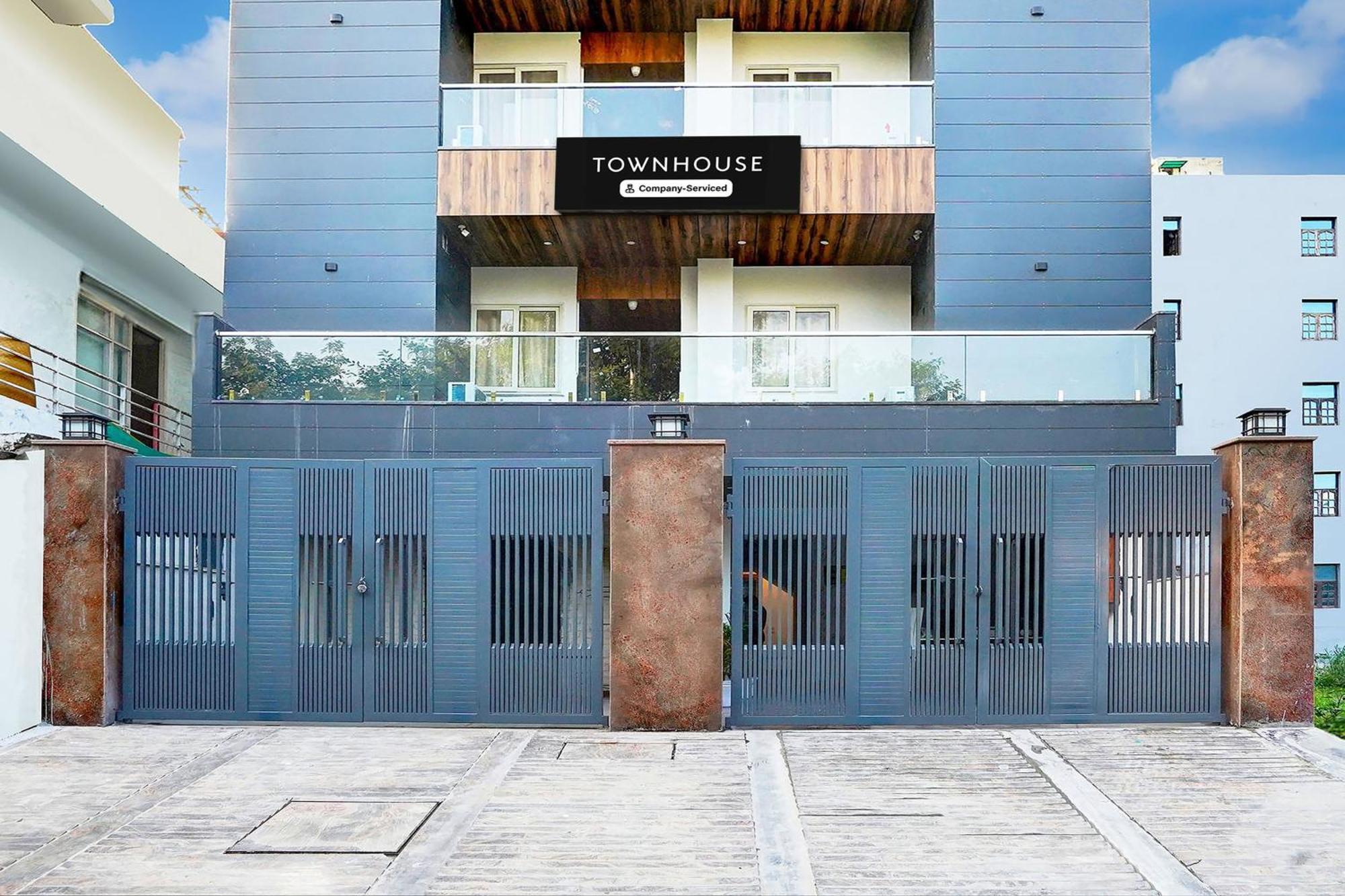 Super Townhouse Sector 104 Noida Hotel Kültér fotó