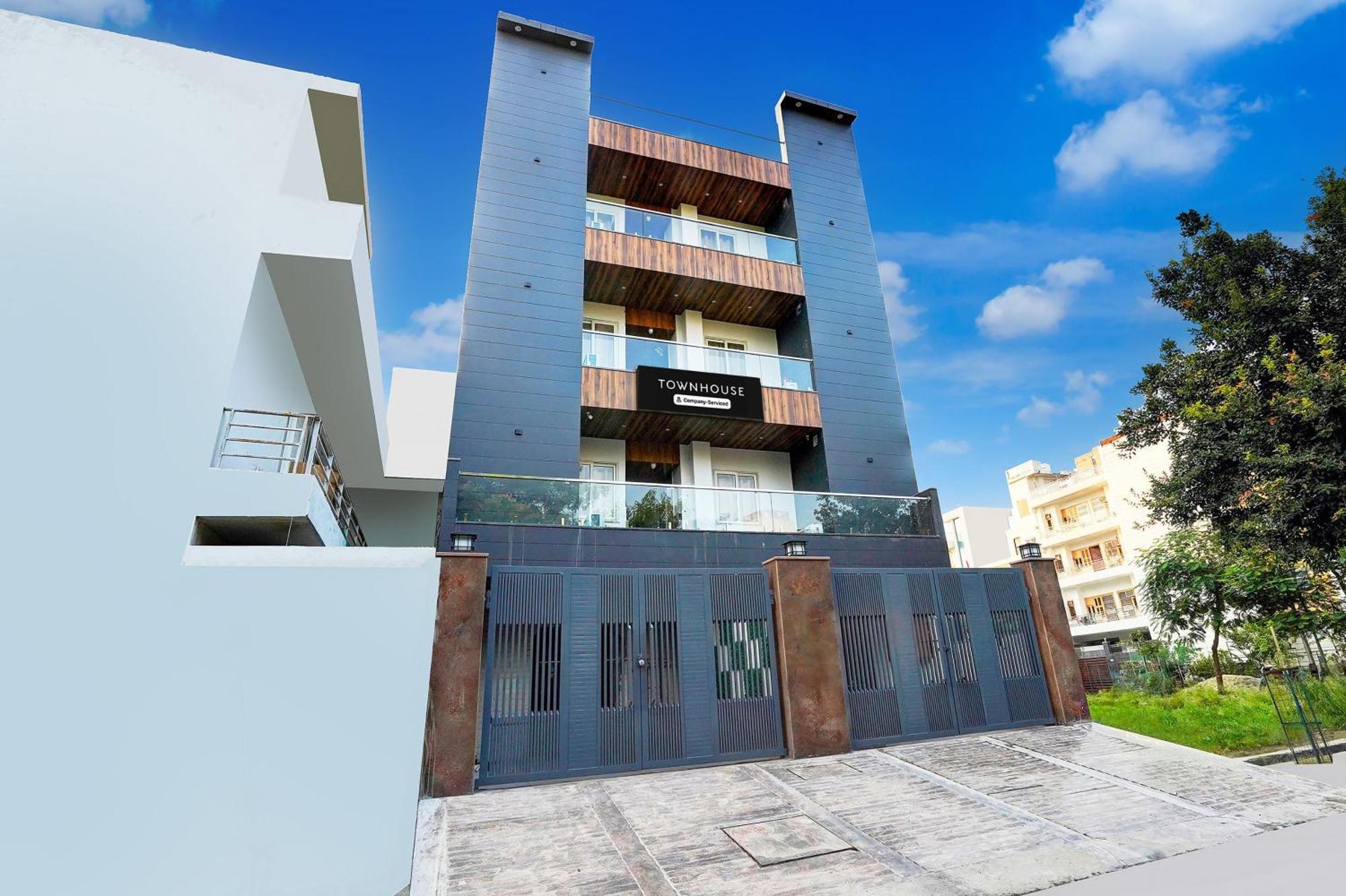 Super Townhouse Sector 104 Noida Hotel Kültér fotó