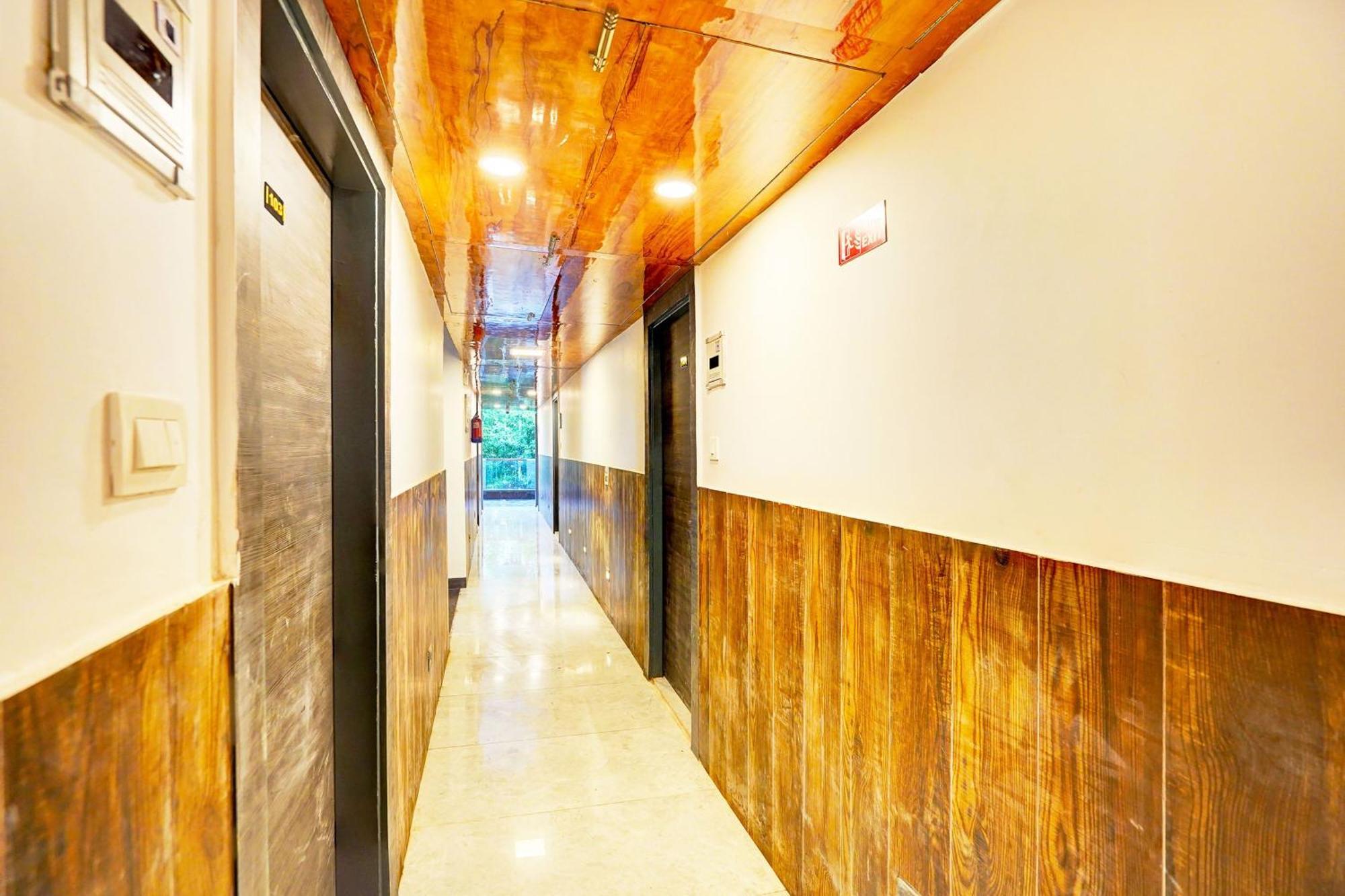 Super Townhouse Sector 104 Noida Hotel Kültér fotó