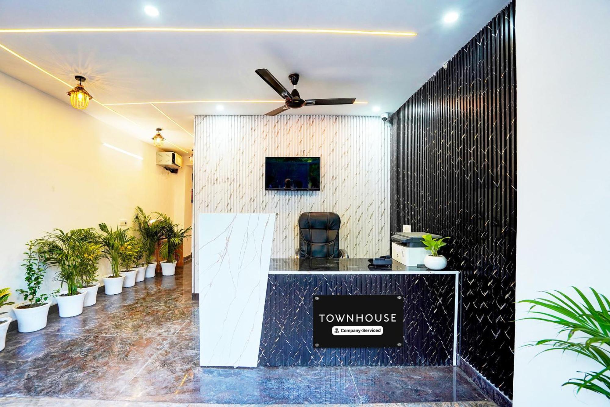 Super Townhouse Sector 104 Noida Hotel Kültér fotó