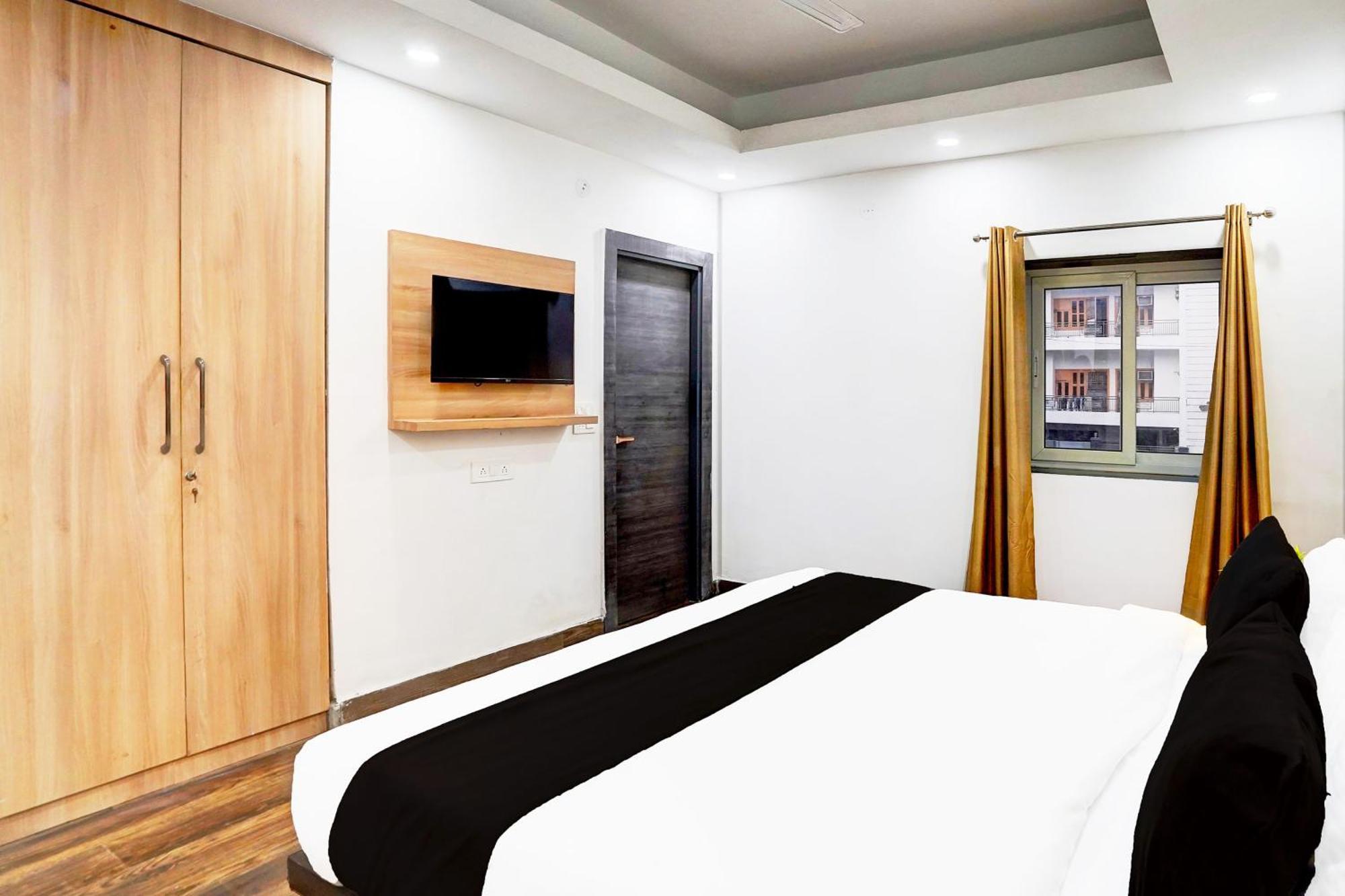 Super Townhouse Sector 104 Noida Hotel Kültér fotó